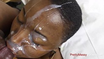 Kenya Jones Bu Siyah Porno Videosunda Büyük Bir Boşalma Alıyor