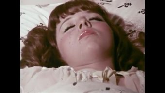 Klasik Öğrenci Kokteyli: Vintage Bir Kolej Seks Şenliği