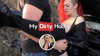 Amatör Genç Valery_venom, Büyük Bir Yarak Için Dizlerine Çöküyor