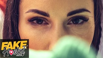 Lilu Moon'Un Yoğun Cowgirl Yolculuğu Sarsılarak Orgazm Olur Ve Sıvazlar