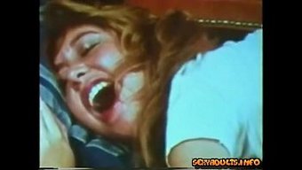 Retro Tawny Pearl, Pov Videosunda Sıkı Poposunu Geriyor