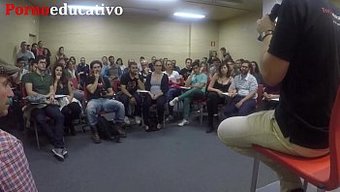 Pamelayjesus, Bir Ustalık Sınıfında Sıvazlama Tekniklerini Öğretiyor