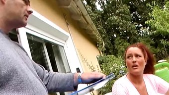 Büyük Göğüslü Çekici Alman Milf, Açık Havada Oral Seks Ve Sperm Yutmanın Tadını Çıkarıyor