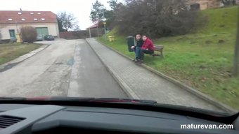 Üvey Baba Ve Üvey Oğul Üçlü Yapıyor Ve Sonuna Kadar Zevk Alıyorlar.