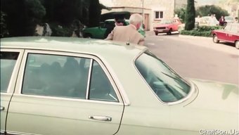 Vintage Kolej Kızı Porno Videosunda Sikişiyor