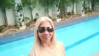 Avrupalı Sarışın Milf Vahşi Bir Tatilin Tadını Çıkarıyor