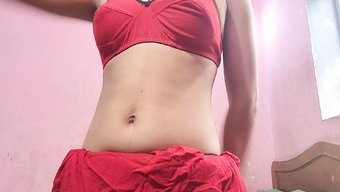 Hintli Milf'In Büyük Poposu, Sert Seks Sırasında Bikini Içinde Zıplıyor