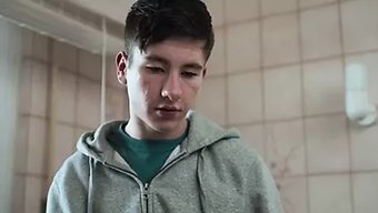 Bu Sıcak Videoda, Annemin Amı Büyük Bir Yarak Tarafından Geriliyor.
