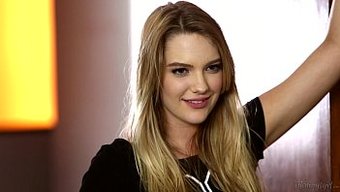 Kenna James Ve Angela Sommers Lezbiyen Zevkine Dalıyorlar