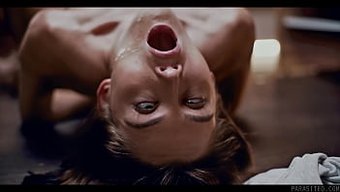 Sert Seks Ve Kirli Sikişlerin Lezbiyen Derlemesi, Creampie Ve El Işi Ile