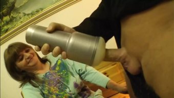 Amatör Alman Bebek, Amına Büyük Bir Yarak Alıyor Ve Spermlerle Kaplanıyor