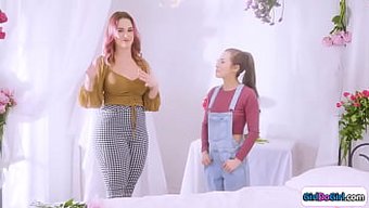 Dövmeli Minyon Model, Iri Göğüslü Fotoğrafçıdan Sert Bir Seansda Yüzüne Boşalıyor