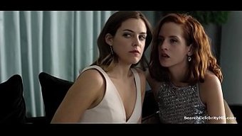 Ünlü Porno Yıldızı Riley Keough Ve Kız Arkadaşı Sıcak Aksiyonda
