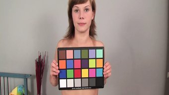 Genç Fahişe, Anal Creampie Videosunda Büyük Bir Yarak Tarafından Götü Geriliyor