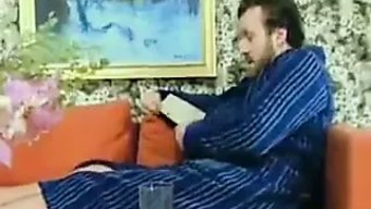 Avrupalı Genç Üvey Babasına Sakso Çekiyor