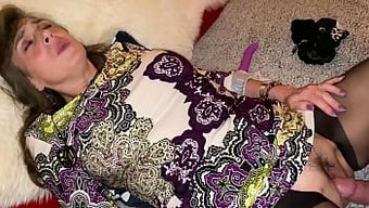 Amatör Milf Agness, Sıcak Sikiş Videosunda Çift Creampie Alıyor