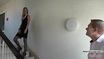 Amatör Kız Melanie Schweiger Sakso Çekiyor Ve Içine Boşalıyor