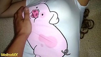 Kuzenle Pijamayla Ateşli Seks Yapıyoruz