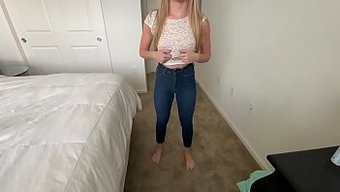 Genç Sarışın Brittany B'Nin Büyük Bir Yarrağı Ağızla Alıp Içine Boşalma Aldığı Hd Video