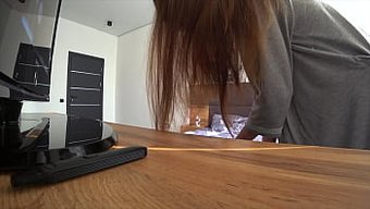 Karımın Komik Şakası: Komşuyla Anal Seksin Ev Yapımı Videosu