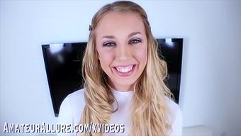 Chloe Scott'Un Sıkı Amına Büyük Bir Yarak Alırken Izleyin