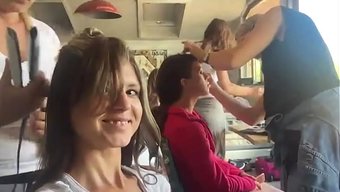 Iki Genç Güzellik, Ünlü Stüdyo Rocco Için Hardcore Sahnede Çekim Yapıyor.