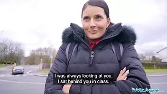 Amerikan Genç, Halka Açık Alanda Sikişiyor