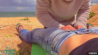 Olgun Kadın Pov'Da Bir Yabancı Tarafından Içine Boşalıyor