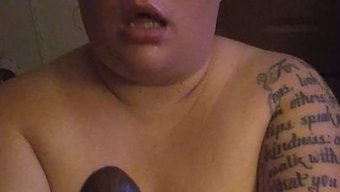 Amatör Milf, Büyük Siyah Yarrağıyla Yüzüne Sikişiyor