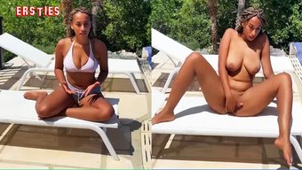 Naomi, Havuzda Yüzdükten Sonra Kendini Tatmin Ederek, Solo Mastürbasyon Becerilerini Ve Doğal Güzelliğini Sergiliyor