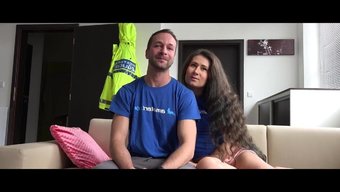 Lara Fox Ve Sylvia Ile Badoo Randevusundan Sonra Tutkulu Bir Karşılaşma