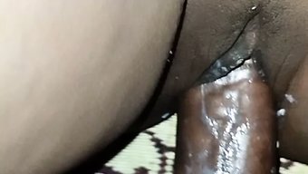 Genç (18+) Kır Kızı Ağzına Ve Amına Sik Alıyor