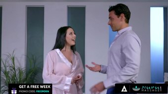 Angela White'Dan Aşık Olduğu Bir Adama Güzel Bir Masaj.