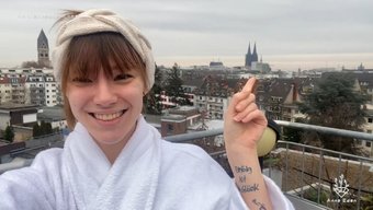 18 Yaşındaki Amatör Hızlı Bir Şekilde Sikişiyor Ve Içine Boşalıyor