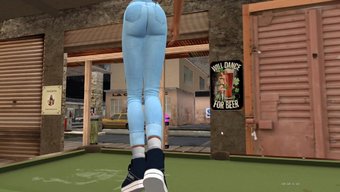 Latina Bebek Sıcak Bir Dans Videosunda Işıldar Ve Sallanır