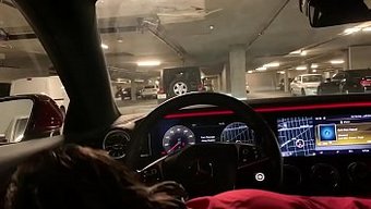Genevieve Sinn, Benz'In Arkasında Pov Bir Oral Seks Yapıyor
