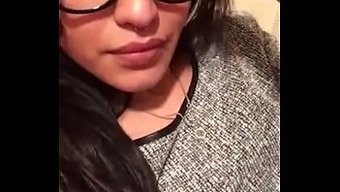 Christiana'Nın Bu Videoda Amını Sert Bir Şekilde Yalatıp Sikmesini Izleyin