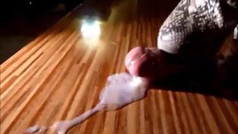 Amatör Karısı Topuklu Ayakkabıları Ve Ayaklarıyla Hakimiyet Kuruyor
