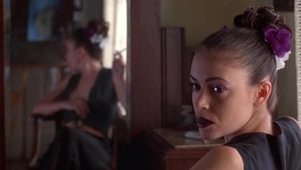 Alyssa Milano Ve Lily, Poison Ivy 2: Lily'De Tutkulu Bir Şekilde Öpüşüyorlar