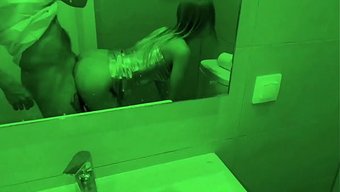 Hatun Yeni Elbisesini Aldı Ve Wc'De Sevişmeye Çalıştı.