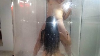 Vahşi Bir Swinger Partisinde Cuckolding Ve Grup Seks
