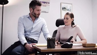 Kahverengi Saçlı Sekreter, Patronunu Etkilemek Için Oral Becerilerini Kullanıyor