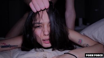 Yurt Odasında Bdsm Sahnesinde Amatör Bir Gençle Pov Seks