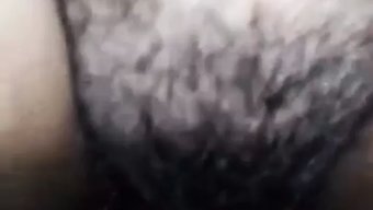 Genç Bir Çift Ilk Kez Kamera Karşısında Seks Yapıyor.