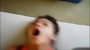 Hintli Genç Kızın Inlemeleri, Erkek Arkadaşıyla Samimi Bir Karşılaşma Sırasında Yankılanıyor