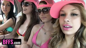 Sevimli Gençler Amatör Bir Videoda Plajda Yaramazlık Yapıyorlar