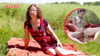 33 Yaşındaki Esmer Annika R Ile Yaz Gündönümü Mastürbasyon Seansı.