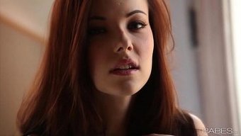 Milf Bebek Elizabeth Marx, Sert Traşlı Bir Solo Videoda