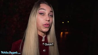 Bir Kamu Görevlisinin Derin Boğaz Sakso Çektiği Ve Arkadan Sikiştiği Yoğun Gerçeklik Videosu