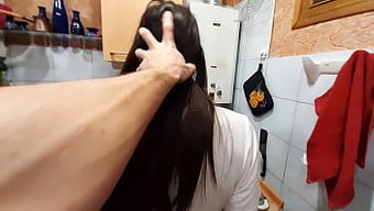 Tatlı Bir Milf Ile Mutfakta Beklenmedik Yoğun Seks